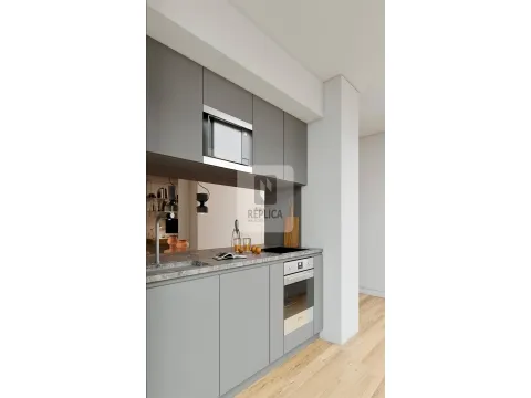 Piso de 3 Dormitorios con Terraza en Infante Residences