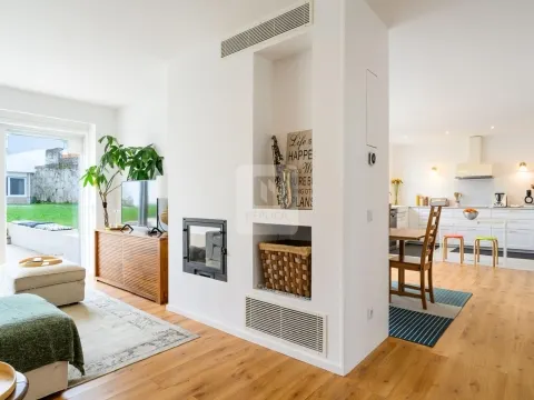 Moradia T4+1 com Jardim e Piscina perto do Parque da Cidade