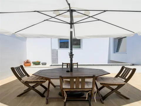 Chalet T4+1 con Jardín y Piscina cerca del Parque da Cidade