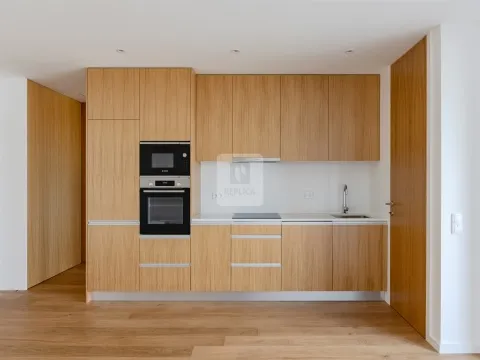 Apartamento T2 Novo com Varanda e Garagem em Matosinhos Sul