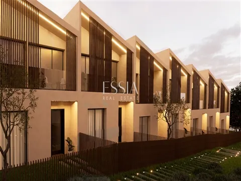 Moradia em Banda T3 com Jardim e Piscina em Canidelo, Vila Nova de Gaia