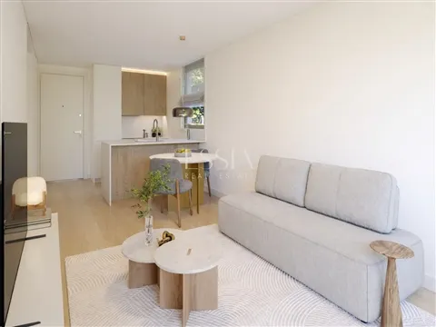 Apartamento T2 com Varanda nos Jardins da Arrábida