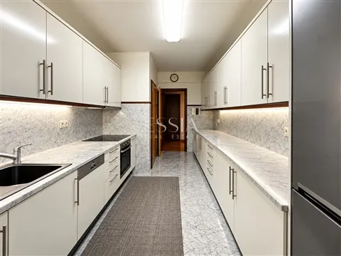 Apartamento T2 com vista mar em São Félix da Marinha