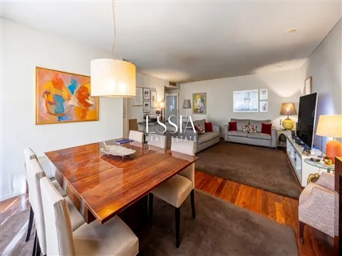 4-Bedroom Apartment in Matosinhos Sul with Parking