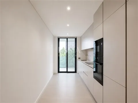 Apartamento T3 Recuado com Varanda no Varandas do Foco
