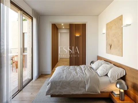Three Bedroom Apartment with a Large Private Patio in Paranhos