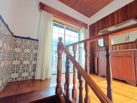 半独立式的房子 3个房间