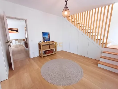 Moradia exclusiva, para venda - Praia de Murtinheira!