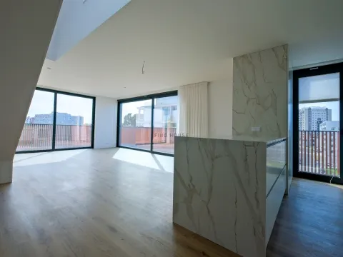 Apartamiento duplex de 4 habitaciones
