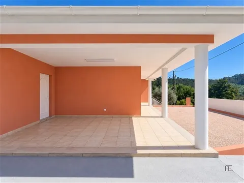 Moradia isolada T3 em Canedo, Santa Maria da Feira