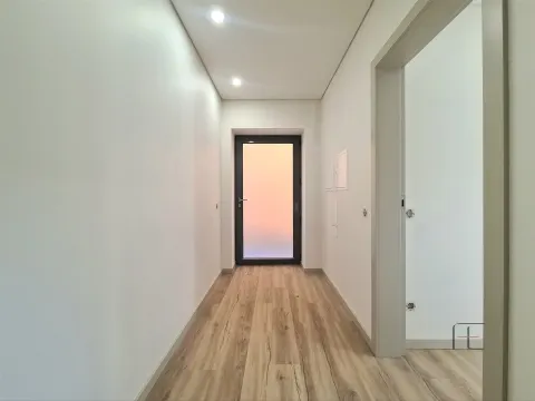 Andar Moradia c/ terraço  em Espinho