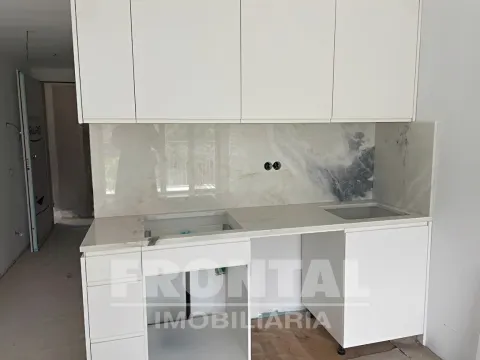 Apartamento T0 na Baixa do Porto