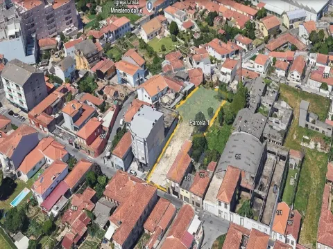 Urban Land - With Preliminary Information Request for 8 Apartments | Oliveira Do Douro, Vila Nova De