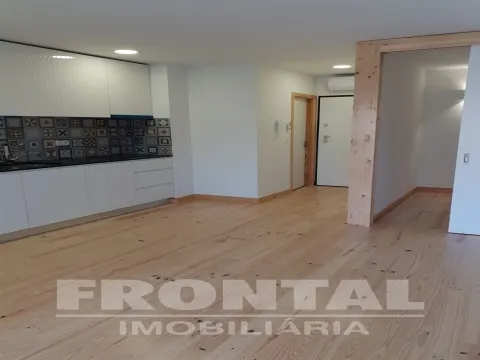Apartamento T0 Totalmente Remodelado | Paranhos, Porto