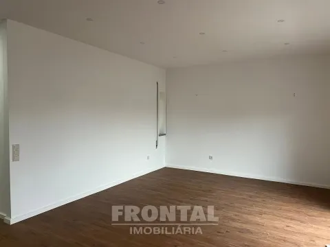 3-Bedroom Apartment with Garage Box | Águas Santas, Maia