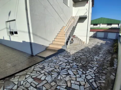 Renovated 3-Bedroom Apartment with Garage | São Cosme, Gondomar