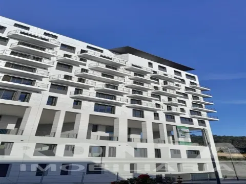 1-Bedroom Penthouse in Antas, Porto