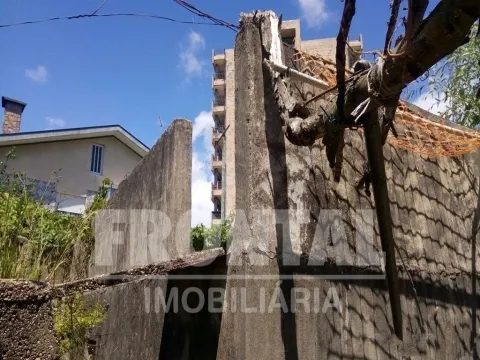 Terreno 500 m² - Possibilidade de Construção de Duas Moradias Geminadas | Ermesinde