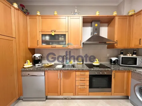 Apartamento T2 com garagem, em Tavarede