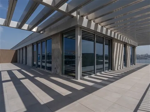 Penthouse T4 de Luxo na Seca do Bacalhau, Gaia