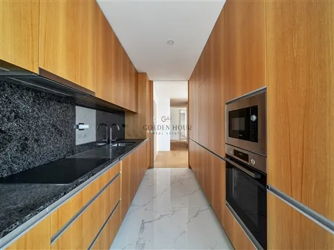 T3 Apartment with Guaranteed Sea View in Gaia