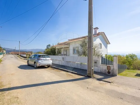 Moradia T4 para venda