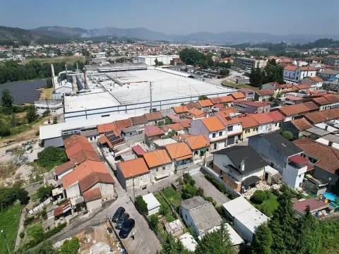 Moradia T4 para venda