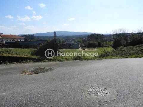 Terreno de construção na Ucha Barcelos