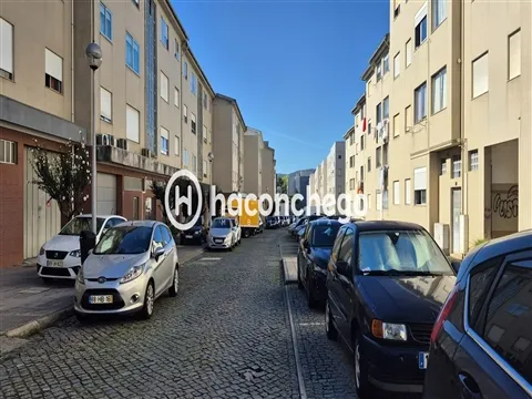 Garagem e Estacionamento Fechado no centro da cidade de Barcelos