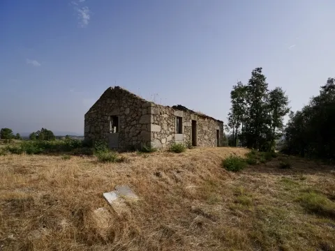 Quinta para venda com casa de habitação para recuperar
