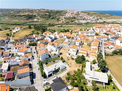 Urban plot just 5 minutes from Areia Branca Beach!