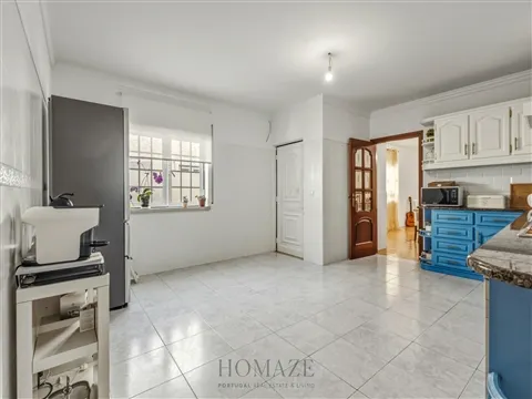 Moradia T4+1 com Garagem a 3 minutos da praia