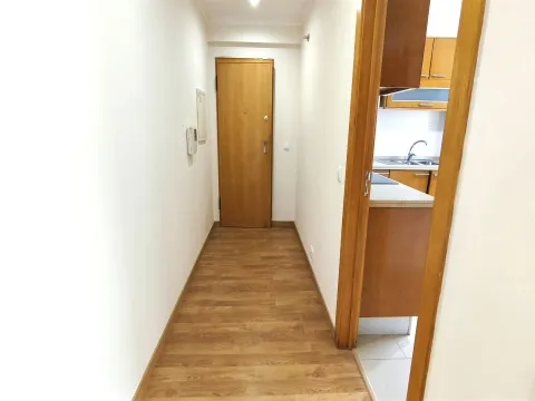 Apartamento T3 em bom estado com suite, Arrecadação - Serra das Minas/Rio de Mouro