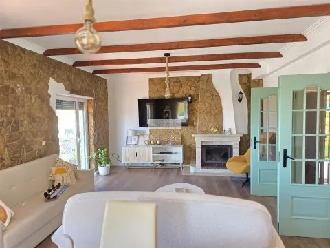 &#1052;&#1077;&#1073;&#1083;&#1080;&#1088;&#1086;&#1074;&#1072;&#1085;&#1085;&#1072;&#1103; &#1074;&#1080;&#1083;&#1083;&#1072; &#1089; 3 &#1089;&#1087;&#1072;&#1083;&#1100;&#1085;&#1103;&#1084;&#1080; &#1074; &#1072;&#1088;&#1077;&#1085;&#1076;&#1091;, &#1073;&#1072;&#1089;&#1089;&#1077;&#1081;&#1085;, &#1073;&#1072;&#1088;&#1073;&#1077;&#1082;&#1102;, &#1085;&#1077;&#1076;&#1072;&#1083;&#1077;&#1082;&#1086; &#1086;&#1090; &#1069;&#1088;&#1080;&#1089;&#1077;&#1081;&#1088;&#1099;