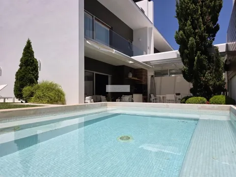 Villa de luxe de 3+1 chambres à Murtal, mur avec jardin et piscine, vue sur la mer et la montagne