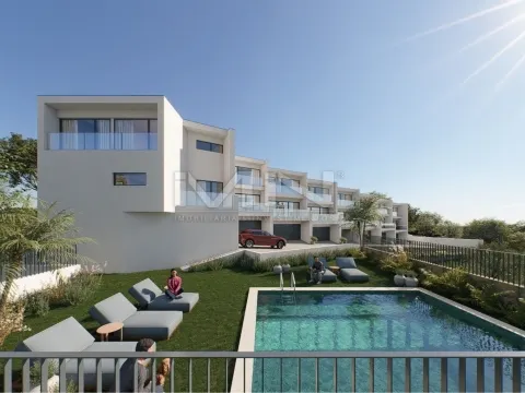 Moradia Condomínio Fechado c/ Piscina - centro de Gondomar