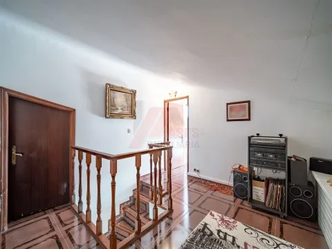 PRÉDIO COM VÁRIAS FRAÇÕES!