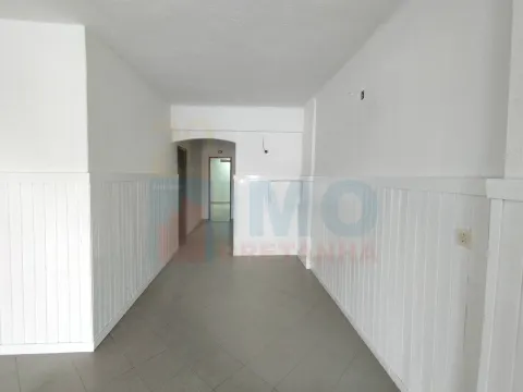 Loja / Café / Espaço Comercial - Rua Mateus Fernandes - Covilhã