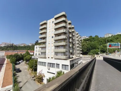 Apartamento T2 - Junto aos Terraços do Rio - Coimbra