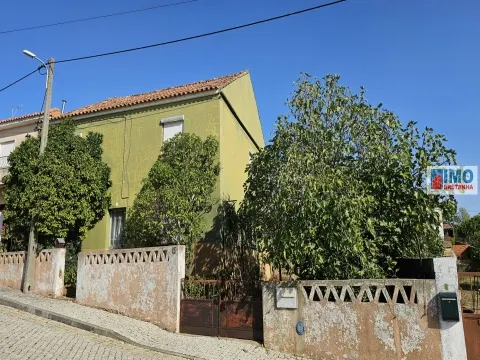 Moradia V6 c/ Quintal - Maxiais - 10 min de Castelo Branco
