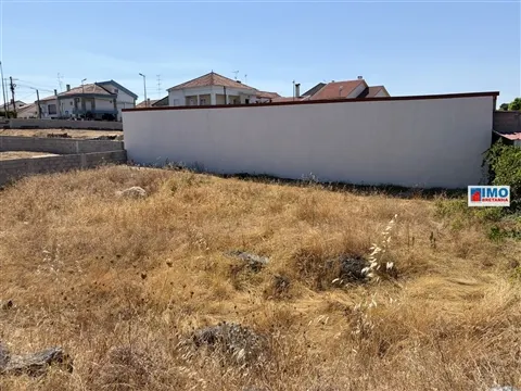 Lote de Terreno Urbano em Castelo Branco, para construção de Moradia isolada