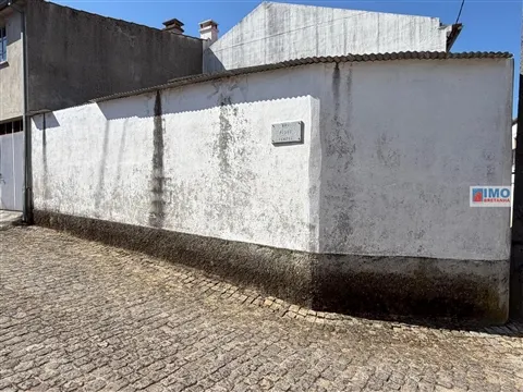 Oportunidade Única na Póvoa de Rio Moinhos: O Espaço que se Adapta aos Seus Sonhos 🏡