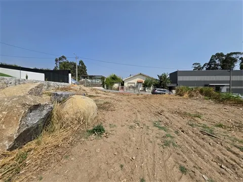 Terreno para Construção com 1.107,93m2 em São Paio, Vizela