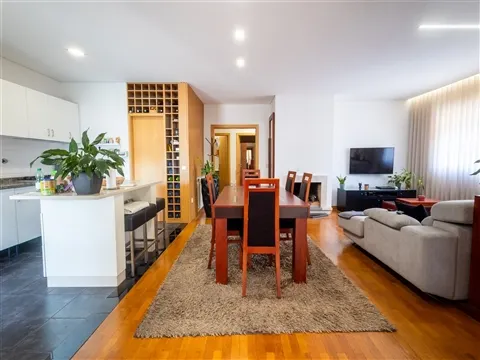 Apartamento T3 em Vila das Aves, Santo Tirso