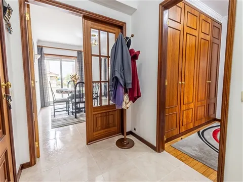 Andar Moradia T2 no Centro de Vila das Aves, Santo Tirso