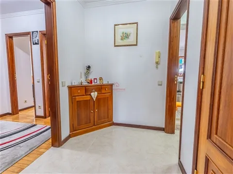Andar Moradia T2 no Centro de Vila das Aves, Santo Tirso