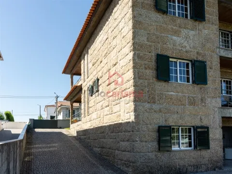 Luxury Individual T4 House in Brito, Guimarães