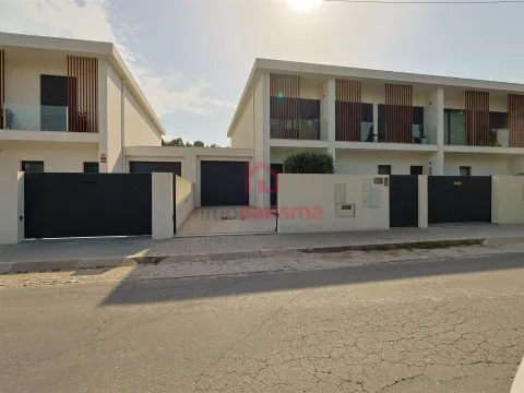 Casa a schiera 4 Vani