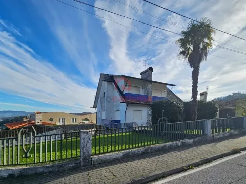 Moradia T4 Para Arrendamento em Roriz, Santo Tirso