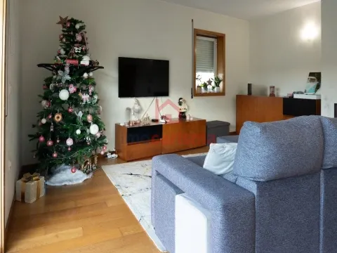 Apartamento T3 a 200m da praia Pedras do Corgo em Lavra, Matosinhos
